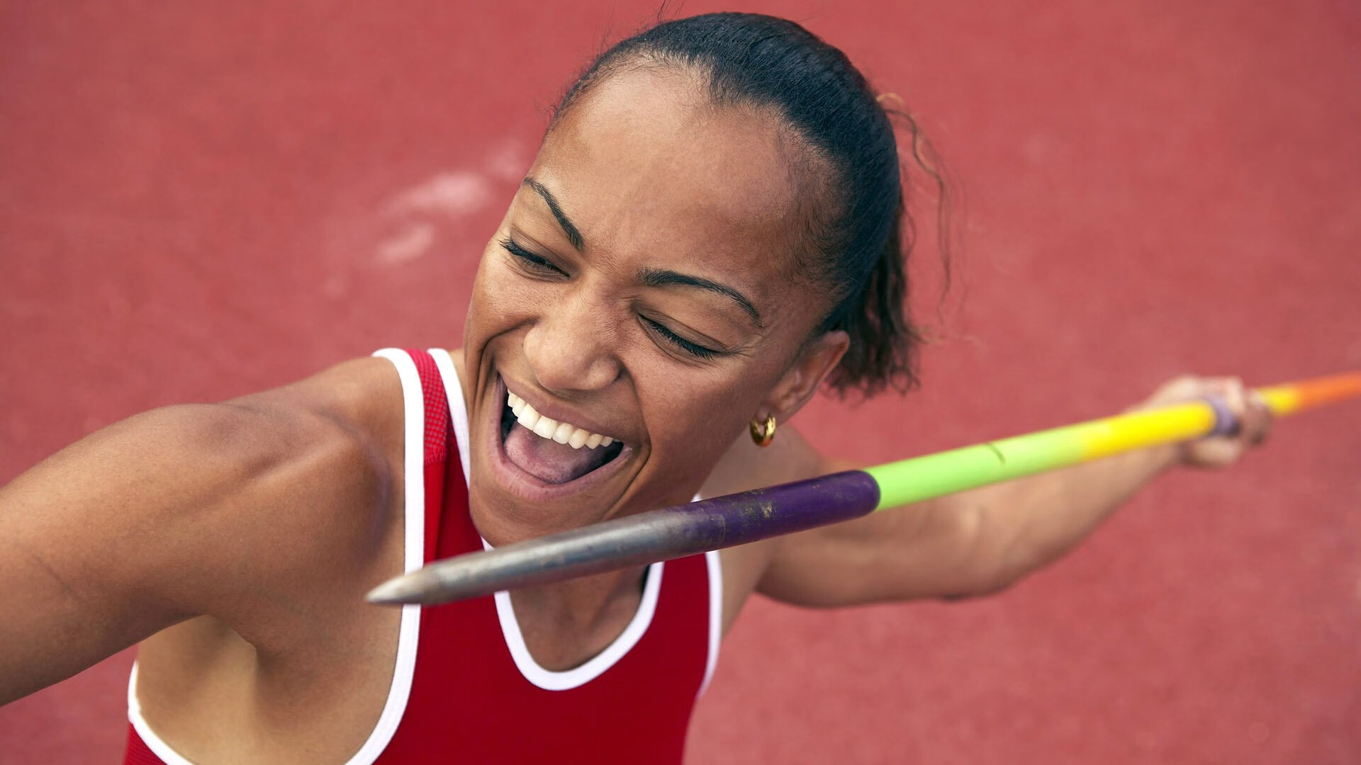 德国羽毛球选手在比赛中展现出顽强拼搏精神，德国羽毛球主教练